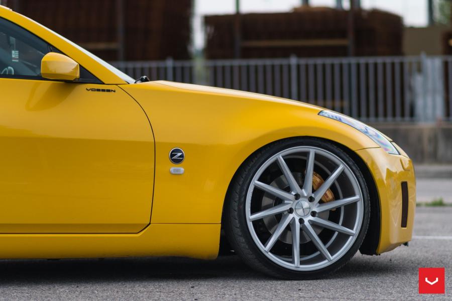 Детали экстерьера Nissan 350Z on Vossen Wheels (CVT) 2017 года  (фото 29 из 40)